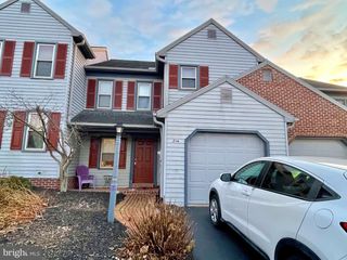 214 SAND CT, Ephrata, PA 17522