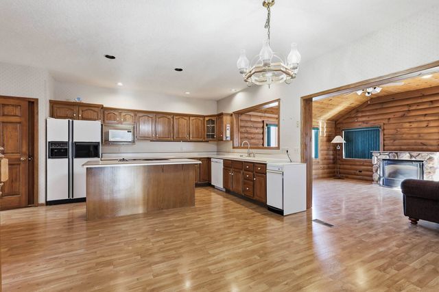 2101 Nicholas Court, Bettendorf, IA 52722