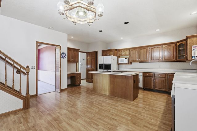 2101 Nicholas Court, Bettendorf, IA 52722