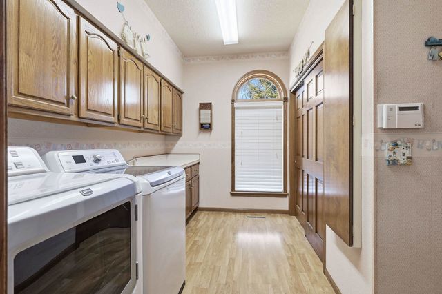 2101 Nicholas Court, Bettendorf, IA 52722