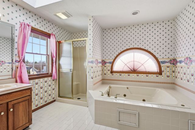 2101 Nicholas Court, Bettendorf, IA 52722