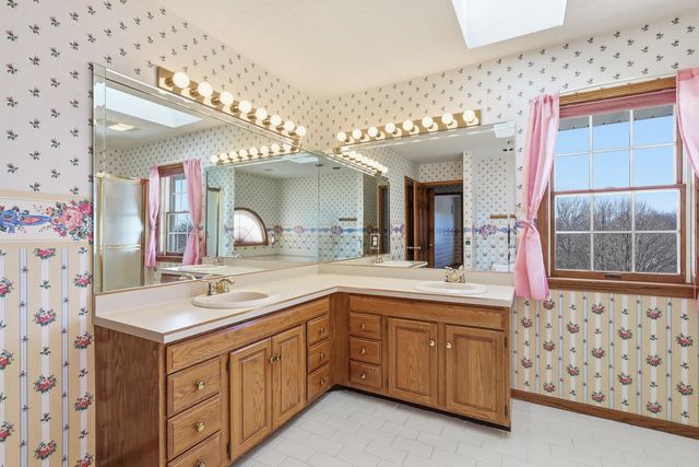 2101 Nicholas Court, Bettendorf, IA 52722