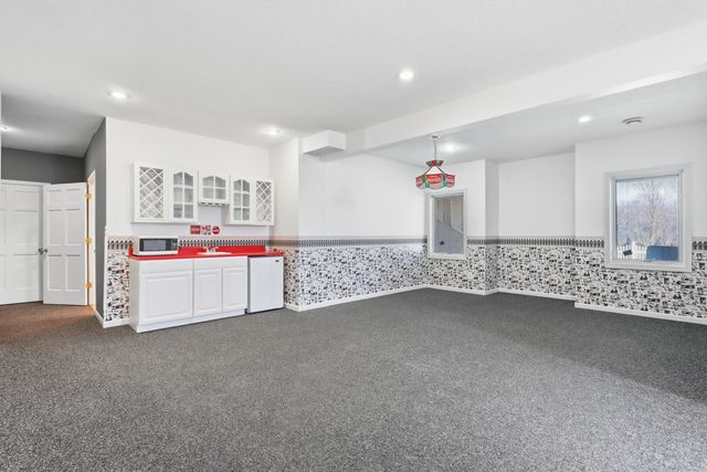 2101 Nicholas Court, Bettendorf, IA 52722