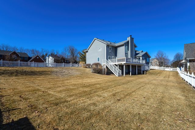 2101 Nicholas Court, Bettendorf, IA 52722