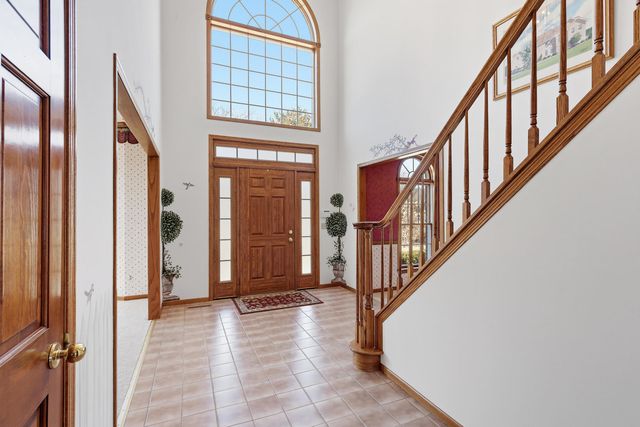 2101 Nicholas Court, Bettendorf, IA 52722