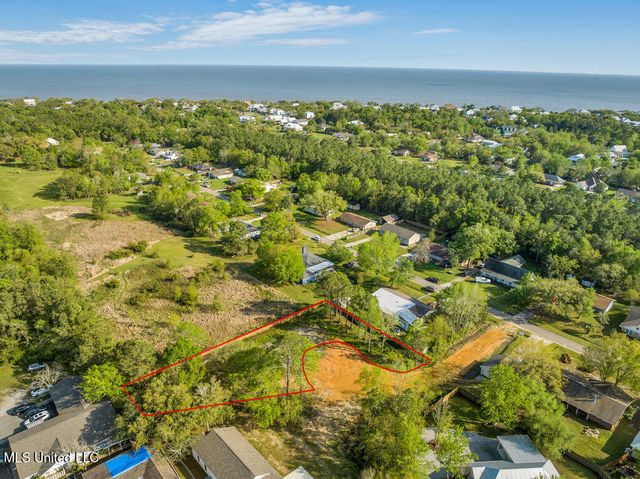 Chantilly Terrace, Bay Saint Louis, MS 39520