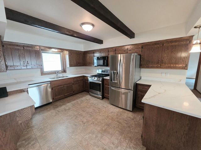W165N10602 Wagon TRAIL, Germantown, WI 53022