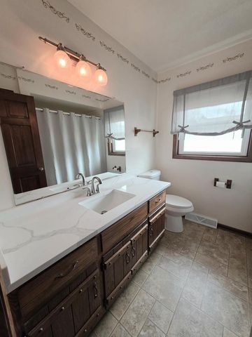 W165N10602 Wagon TRAIL, Germantown, WI 53022