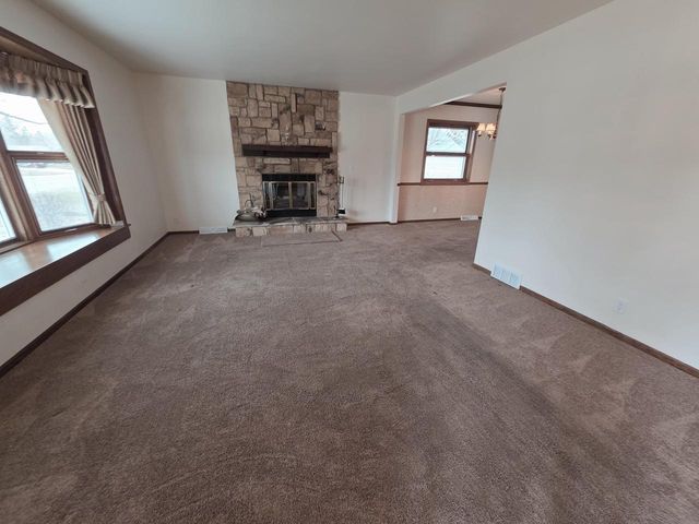 W165N10602 Wagon TRAIL, Germantown, WI 53022