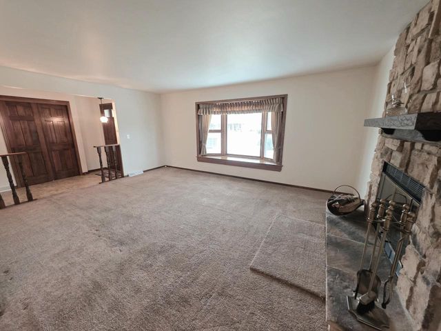 W165N10602 Wagon TRAIL, Germantown, WI 53022