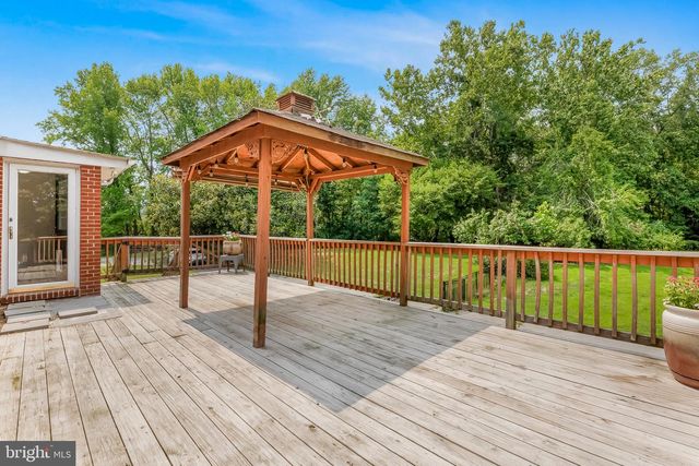 2630 PLUM POINT RD, Huntingtown, MD 20639