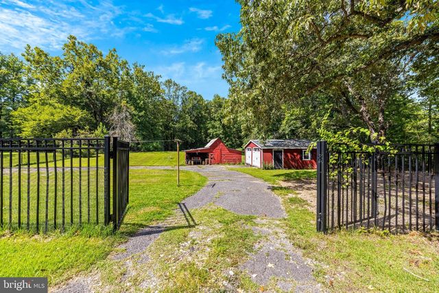 2630 PLUM POINT RD, Huntingtown, MD 20639