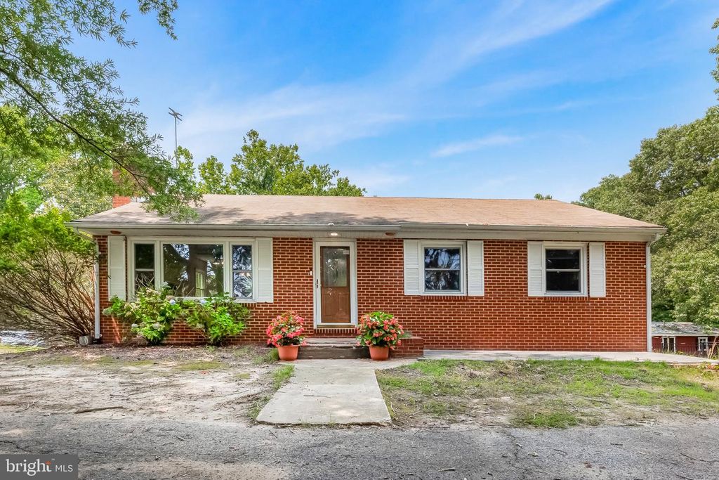 2630 PLUM POINT RD, Huntingtown, MD 20639