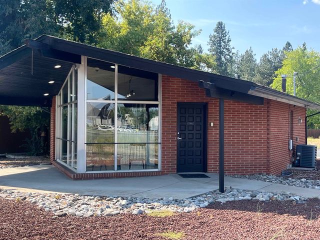 9725 N Division St, Spokane, WA 99218