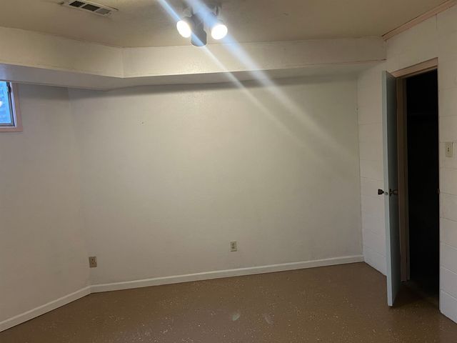 9725 N Division St, Spokane, WA 99218