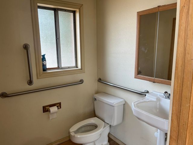 9725 N Division St, Spokane, WA 99218