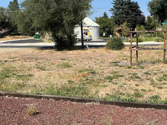 9725 N Division St, Spokane, WA 99218