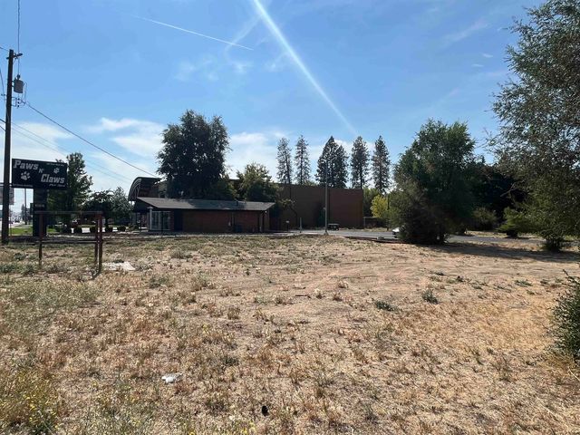 9725 N Division St, Spokane, WA 99218