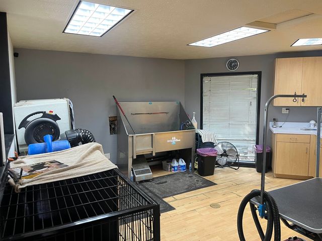 9725 N Division St, Spokane, WA 99218