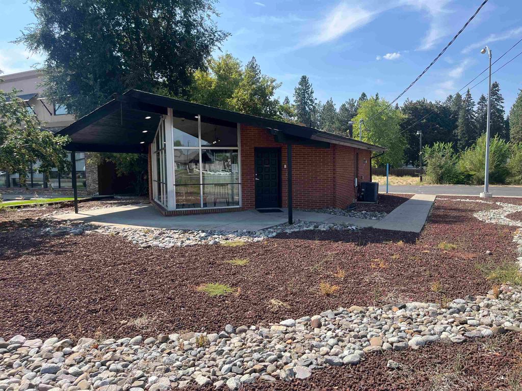 9725 N Division St, Spokane, WA 99218