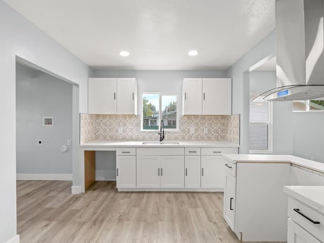 1334 N Glenn Avenue, Fresno, CA 93728