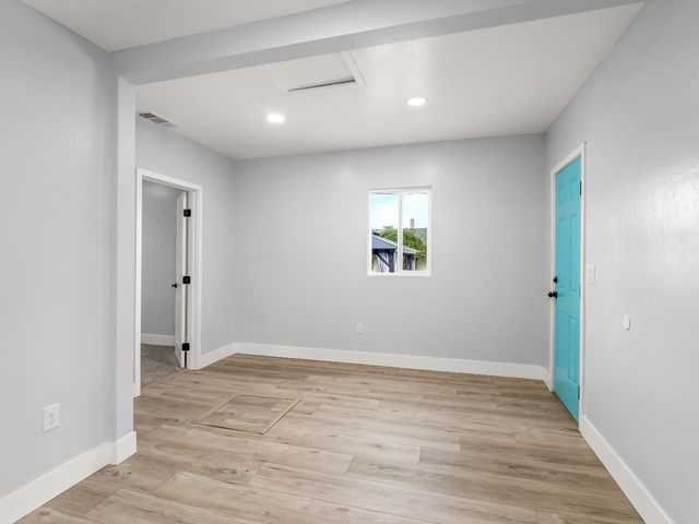 1334 N Glenn Avenue, Fresno, CA 93728