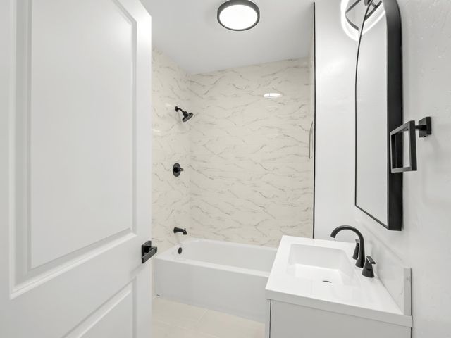 1334 N Glenn Avenue, Fresno, CA 93728