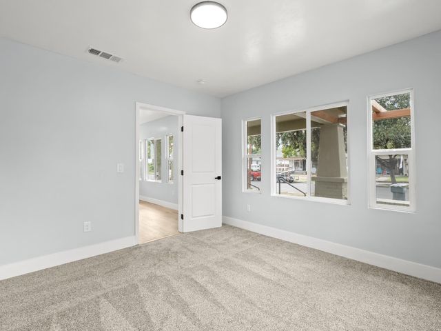 1334 N Glenn Avenue, Fresno, CA 93728