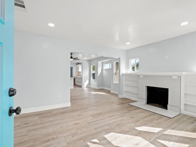 1334 N Glenn Avenue, Fresno, CA 93728