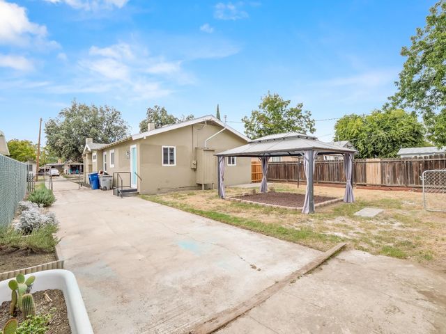 1334 N Glenn Avenue, Fresno, CA 93728