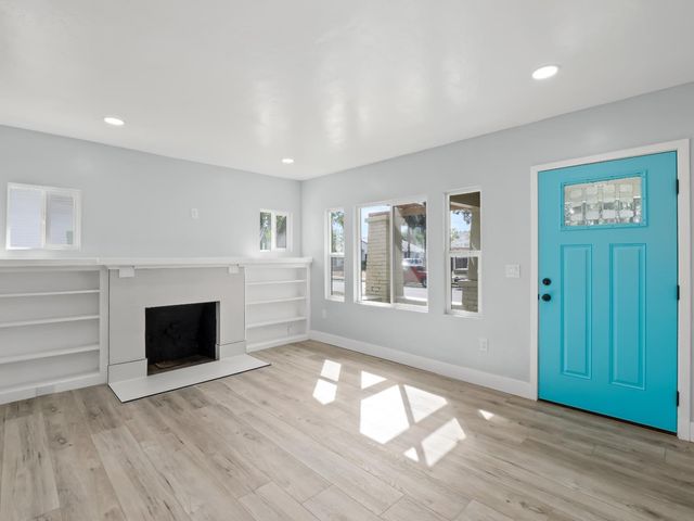 1334 N Glenn Avenue, Fresno, CA 93728