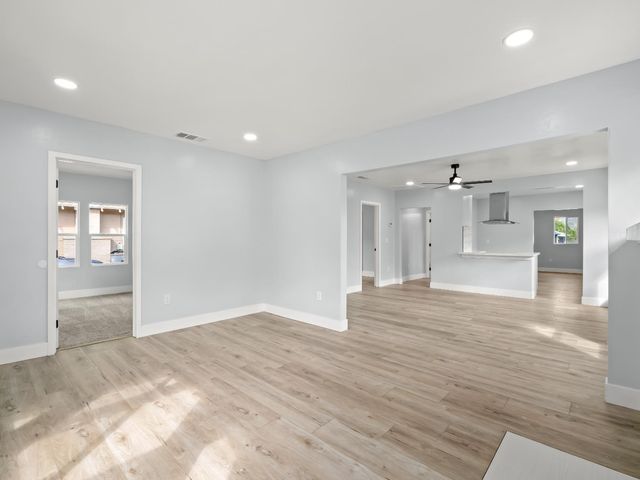 1334 N Glenn Avenue, Fresno, CA 93728