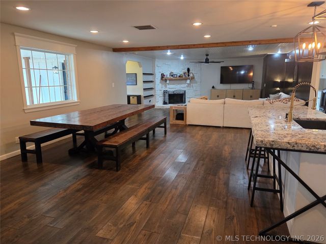 8523 E 121st Street S, Bixby, OK 74008