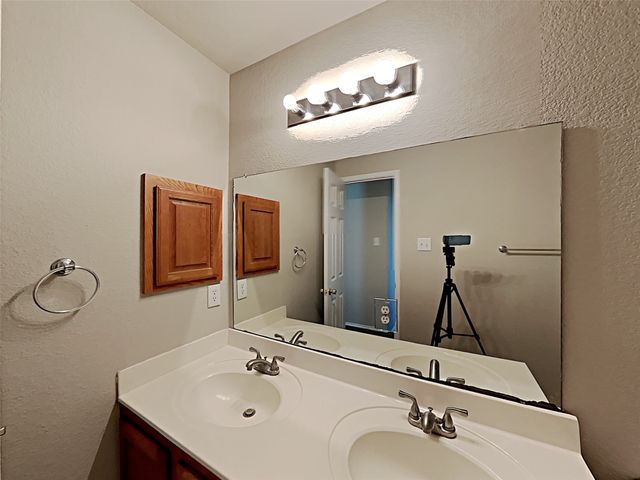 724 Princeton Drive, Desoto, TX 75115