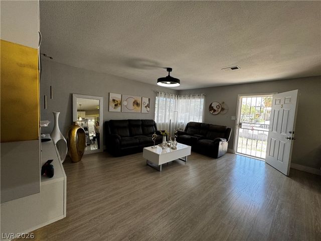 5116 Carmen Boulevard, Las Vegas, NV 89108