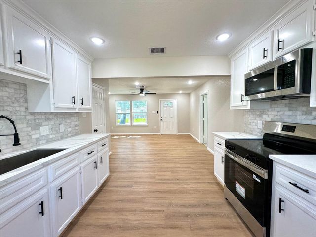 10629 Fairfax Street, Houston, TX 77029