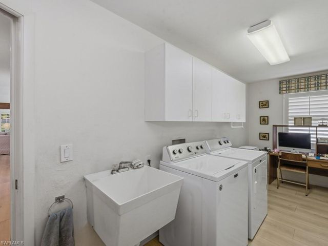 314 Torrey Pines PT, Naples, FL 34113