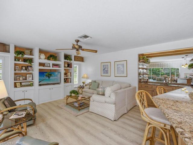 314 Torrey Pines PT, Naples, FL 34113