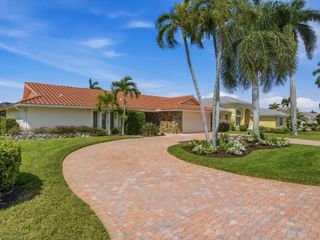 314 Torrey Pines PT, Naples, FL 34113