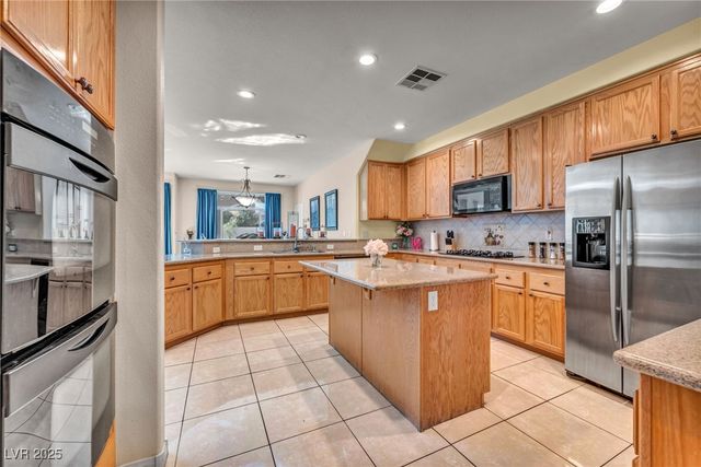 8929 Glenistar Gate Avenue, Las Vegas, NV 89143