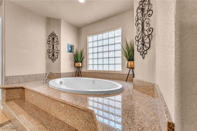 8929 Glenistar Gate Avenue, Las Vegas, NV 89143