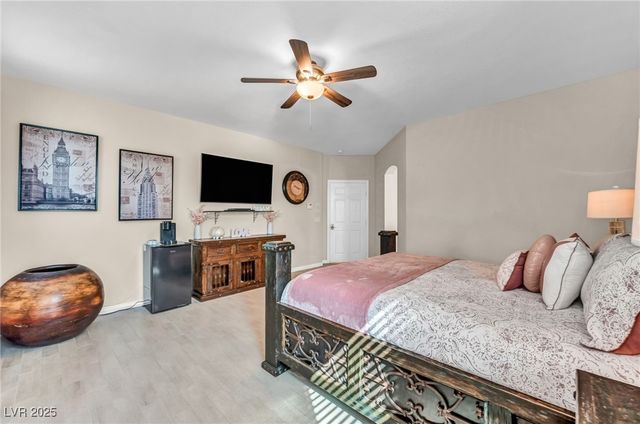 8929 Glenistar Gate Avenue, Las Vegas, NV 89143