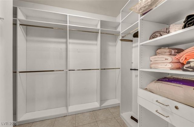 8929 Glenistar Gate Avenue, Las Vegas, NV 89143