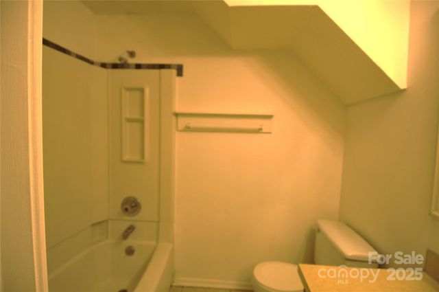 9432-D Lexington Circle, Charlotte, NC 28213