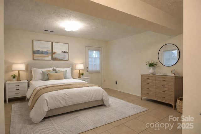 9432-D Lexington Circle, Charlotte, NC 28213