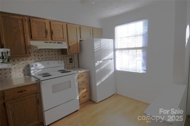 9432-D Lexington Circle, Charlotte, NC 28213