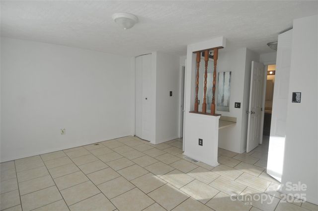 9432-D Lexington Circle, Charlotte, NC 28213