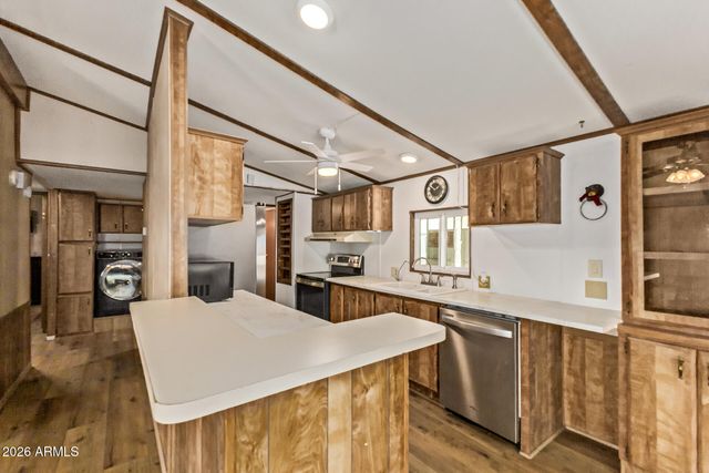 53 N MOUNTAIN Road 54, Apache Junction, AZ 85120