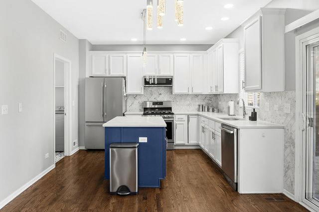 136 Lilac Street, Bolingbrook, IL 60490