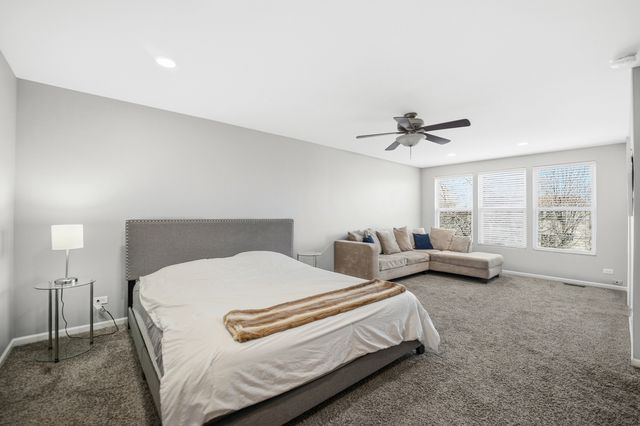 136 Lilac Street, Bolingbrook, IL 60490